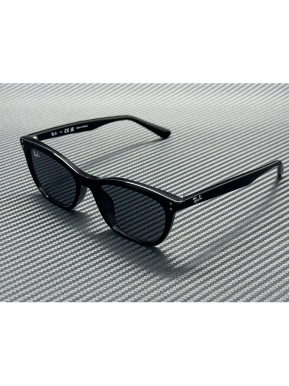 New Ray-Ban Men Black Sunglasses 54-18-145
